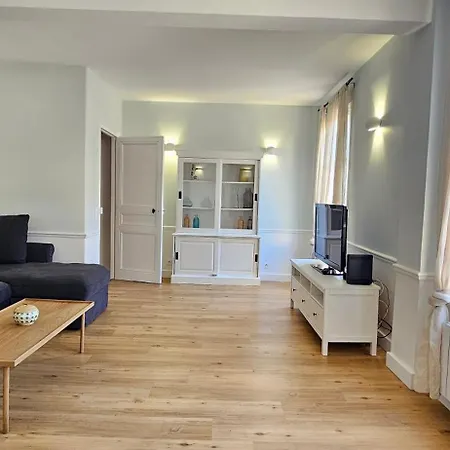 Belle Maison De Ville, 7 Couchages, Holiday home Deauville